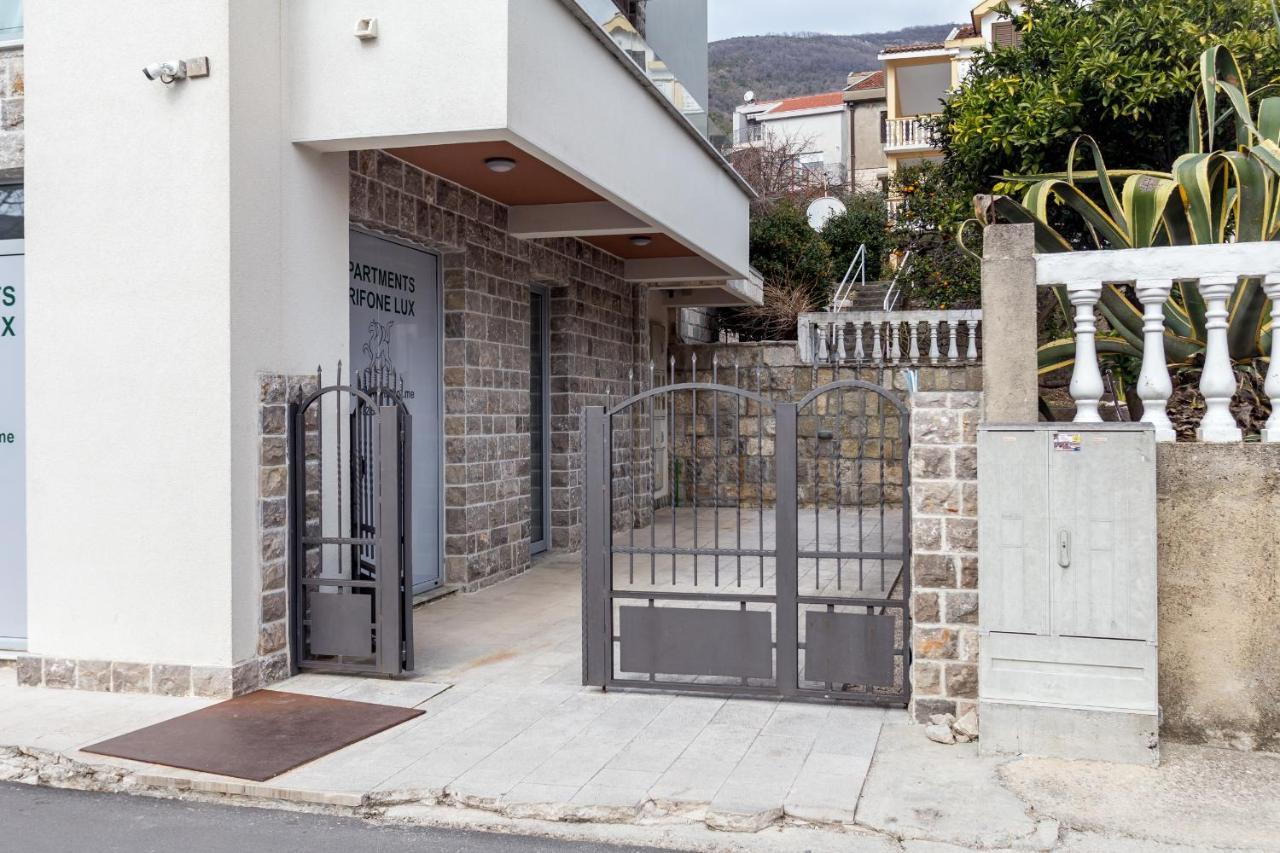 Riva Residence Thenovici Exterior photo