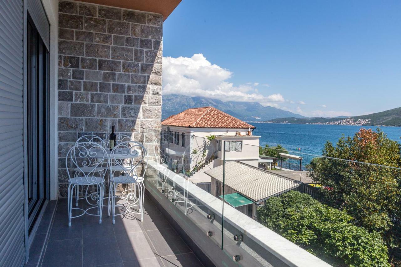 Riva Residence Thenovici Exterior photo